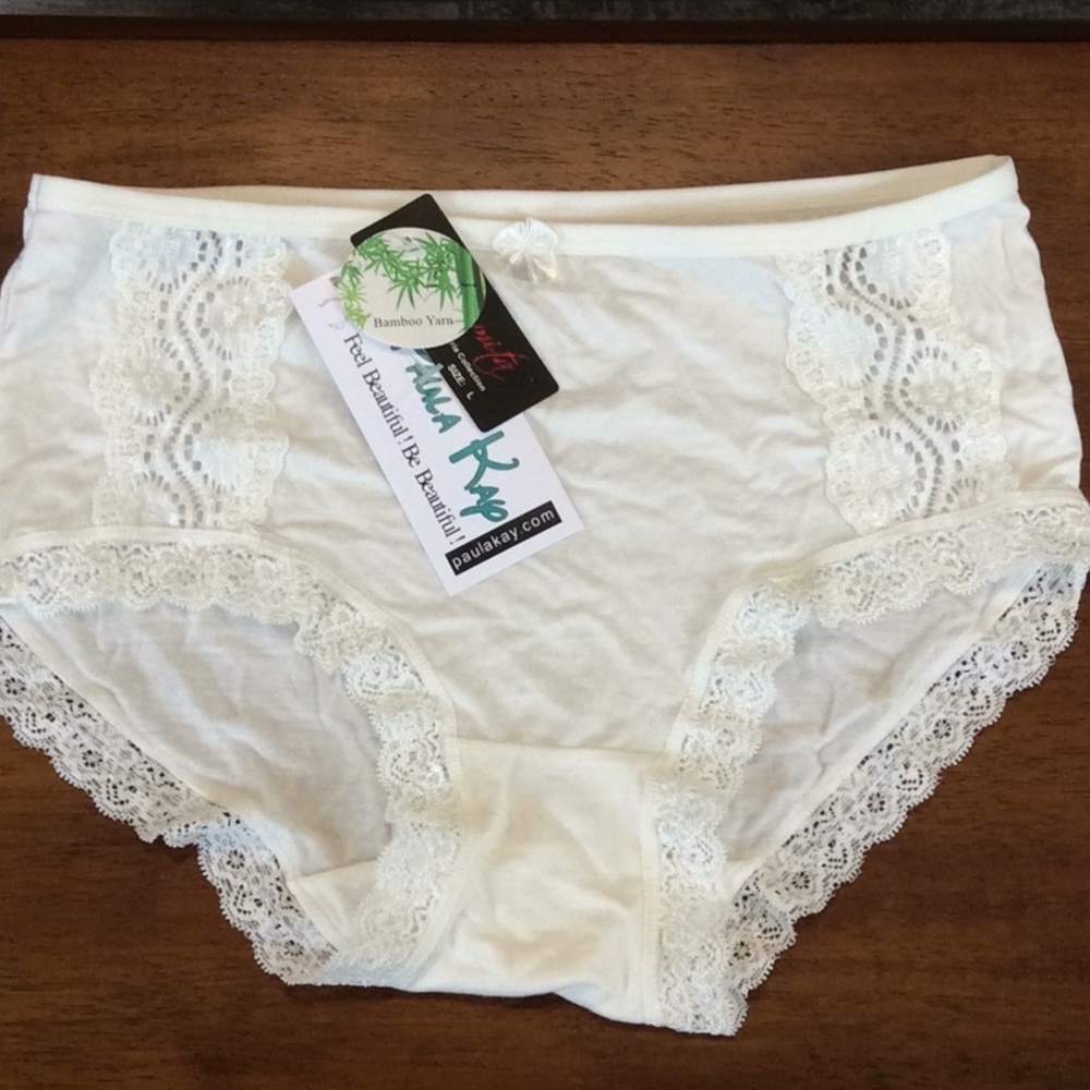 NWT White cotton panties with lace detail